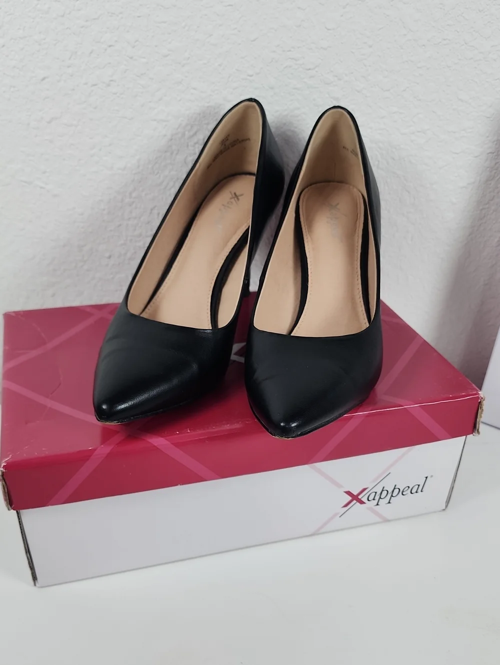 Xappeal Black Pointed-Toe Classic Pumps Size 8M